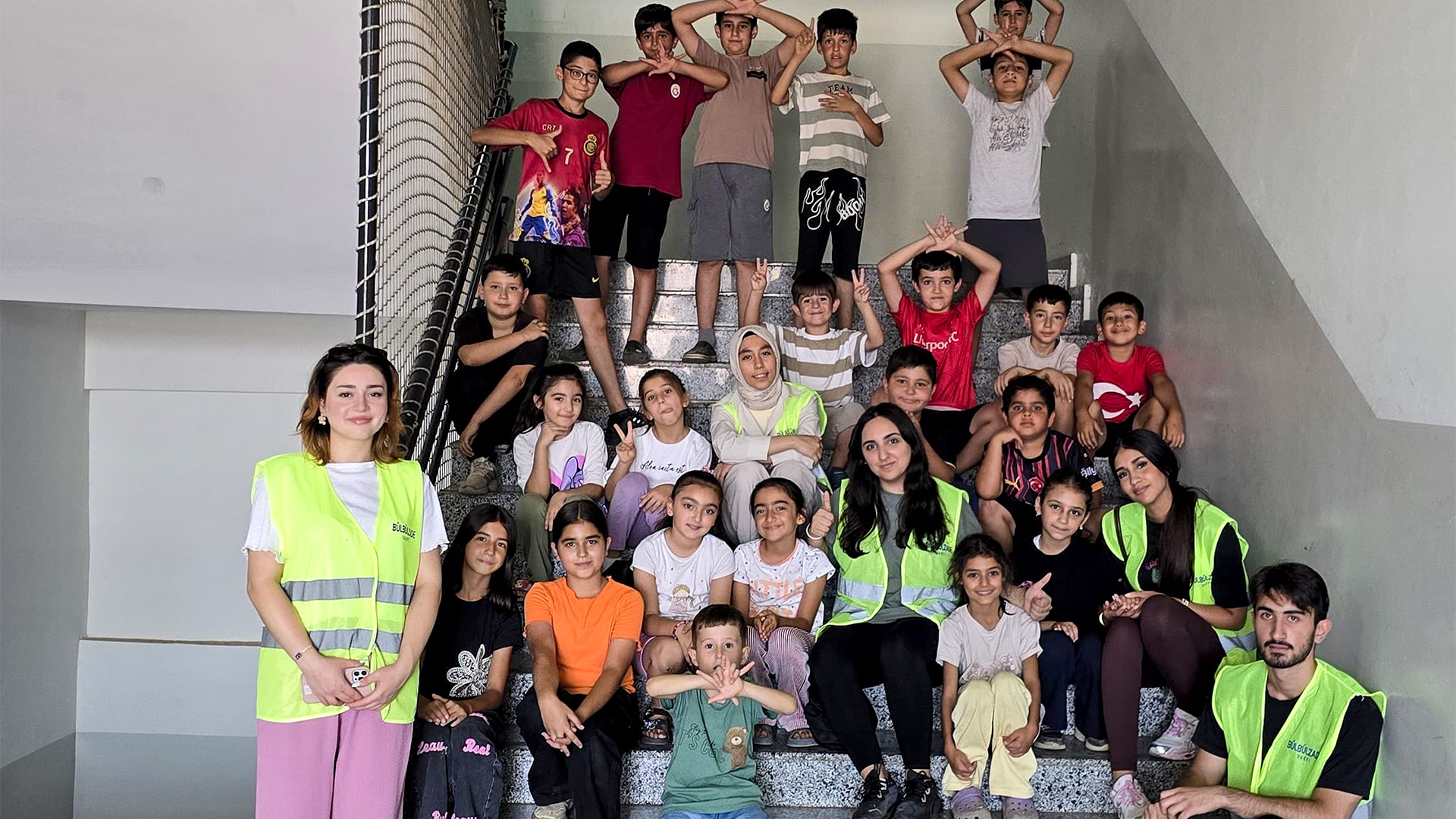 Uluslararası Gönüllülerden Deprem Bölgesinde Anlamlı Dayanışma